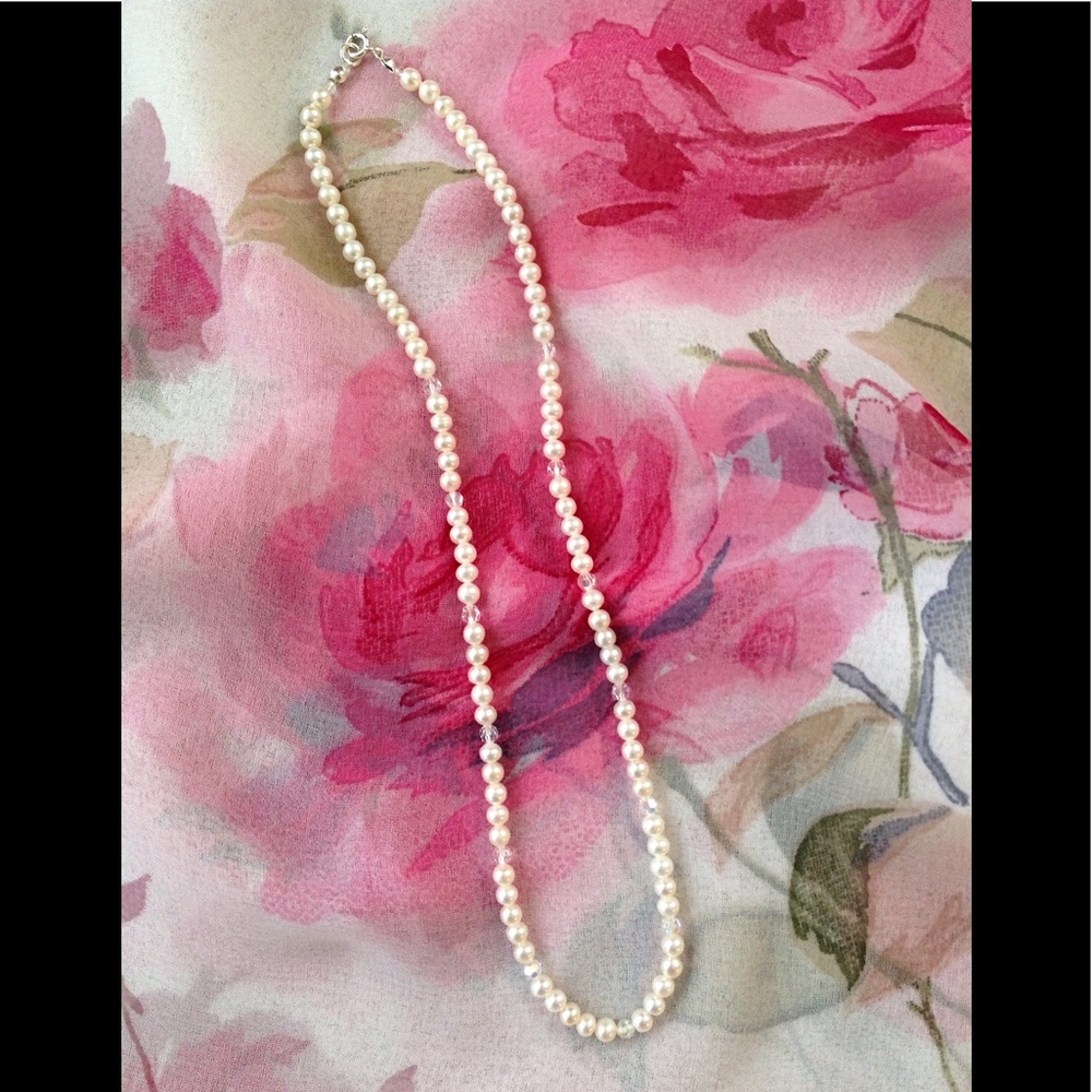 18" Sterling, Freshwater Pearl & Crystal necklace